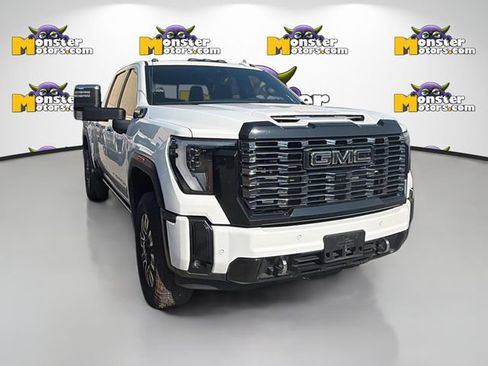 Used 2025 GMC Sierra 2500 Denali Ultimate w/ LPO, GMC Protection Package AWD/4WD image 3