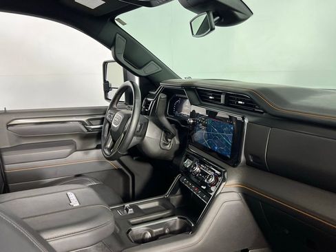 Used 2025 GMC Sierra 2500 AT4 image 36