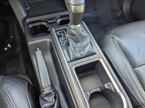 Used 2021 Toyota Tacoma TRD Off-Road image 19