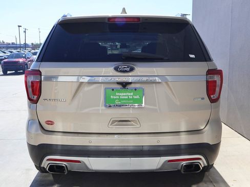 Used 2017 Ford Explorer Platinum AWD/4WD image 4