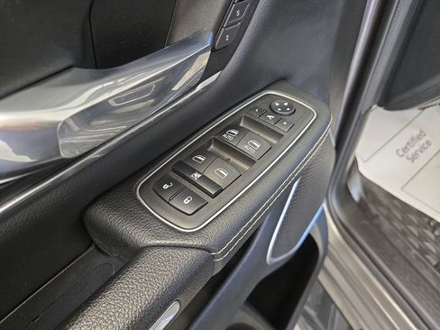 Used 2023 RAM 1500 Laramie AWD/4WD image 13