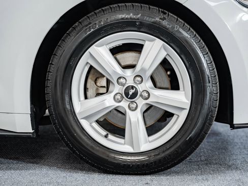 Used 2017 Ford Mustang Coupe image 13