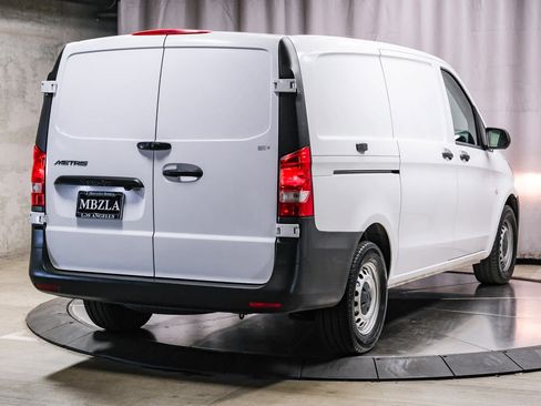 Used 2022 Mercedes-Benz Metris image 4