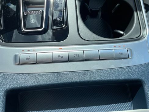New 2026 Kia Carnival EX FWD image 23