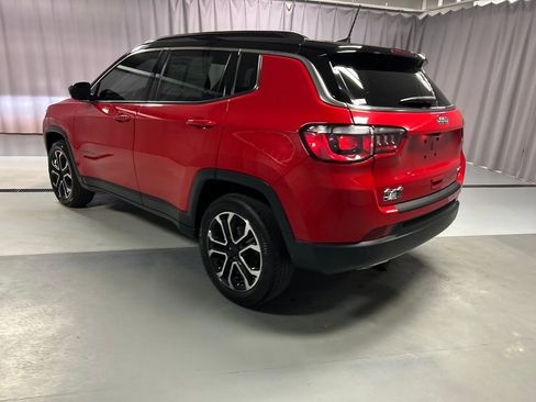 Used 2023 Jeep Compass Limited AWD/4WD image 5