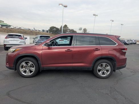 Used 2019 Toyota Highlander SE image 7