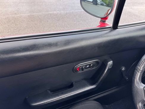 Used 1992 MAZDA MX-5 Miata RWD image 22