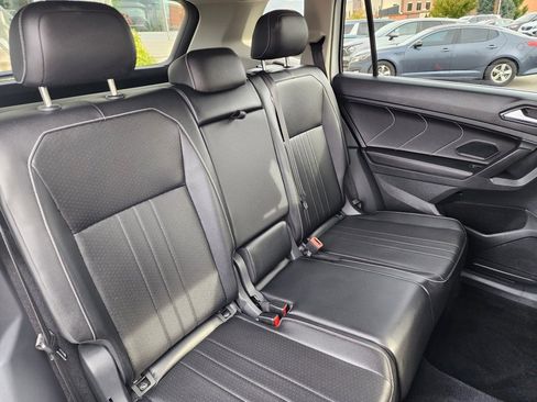 Used 2022 Volkswagen Tiguan SE image 15
