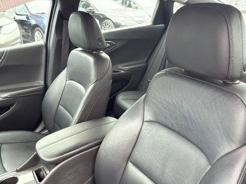 Used 2018 Chevrolet Malibu LT w/ Leather Package FWD image 15