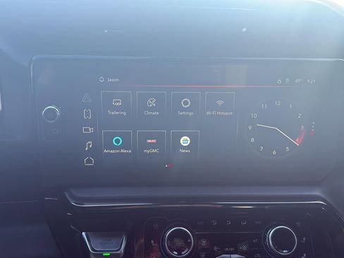 Used 2024 GMC Sierra 2500 AT4X image 25