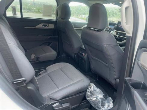 New 2025 Ford Explorer Active image 18