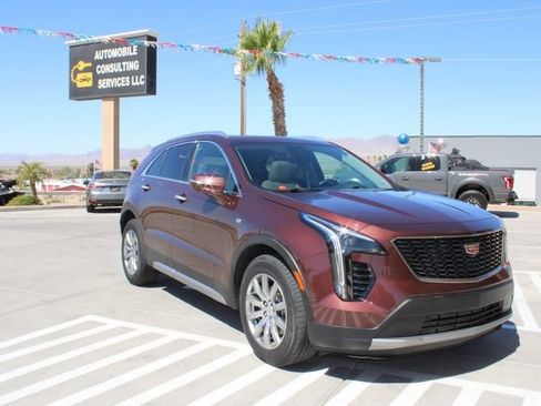 Used 2022 Cadillac XT4 Premium Luxury w/ Technology Package FWD image 7
