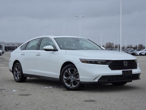 Used 2024 Honda Accord EX image 2