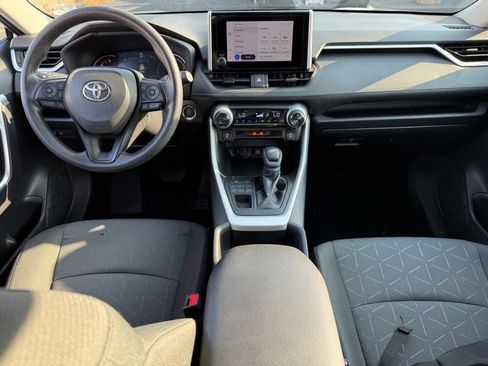 Used 2025 Toyota RAV4 XLE AWD/4WD image 15