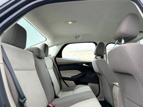 Used 2012 Ford Focus SE FWD image 24