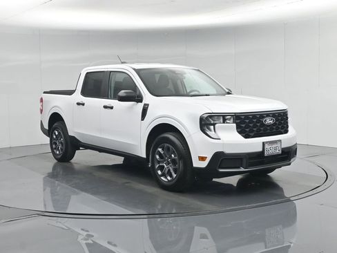 Certified 2025 Ford Maverick XLT w/ 4K Tow Package AWD/4WD image 57