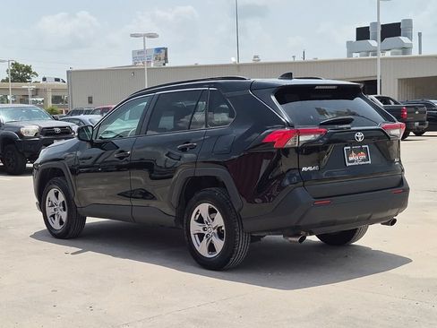 Certified 2025 Toyota RAV4 XLE AWD/4WD image 4