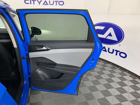 Used 2022 Volkswagen Taos SEL w/ Panoramic Sunroof Package FWD image 36