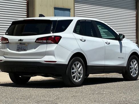 Used 2022 Chevrolet Equinox LS w/ LS Convenience Package image 6