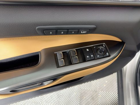 Used 2024 Lexus NX 250 FWD w/ Premium Package image 12