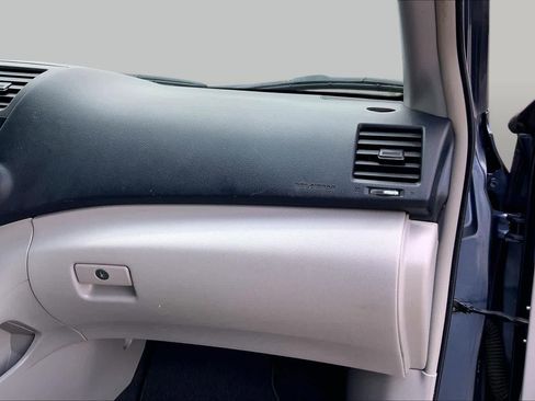 Used 2013 Toyota Highlander Plus FWD image 18