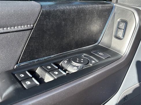 Used 2025 Ford F250 XLT w/ Black Appearance Package image 16