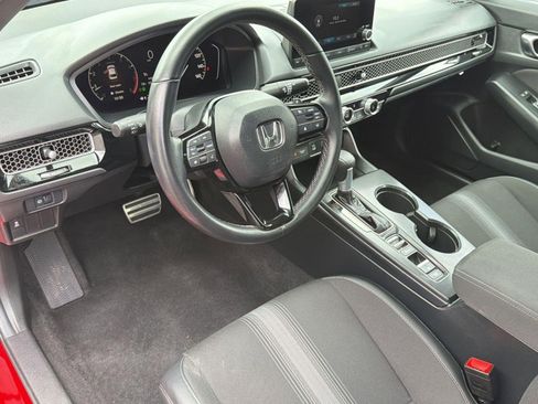 Used 2025 Honda Civic Sport image 4