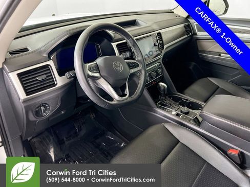 Used 2023 Volkswagen Atlas SE w/ Black Wheel Package AWD/4WD image 3