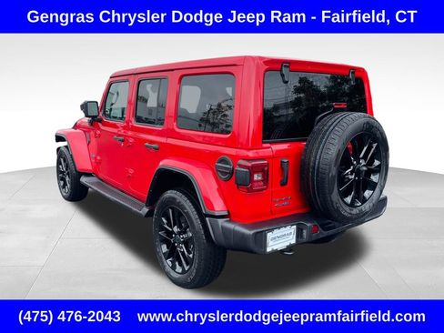 Certified 2025 Jeep Wrangler Unlimited Sahara AWD/4WD image 5