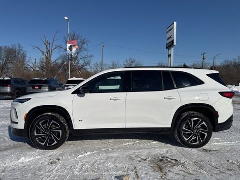 Used 2025 Buick Enclave Sport Touring image 6