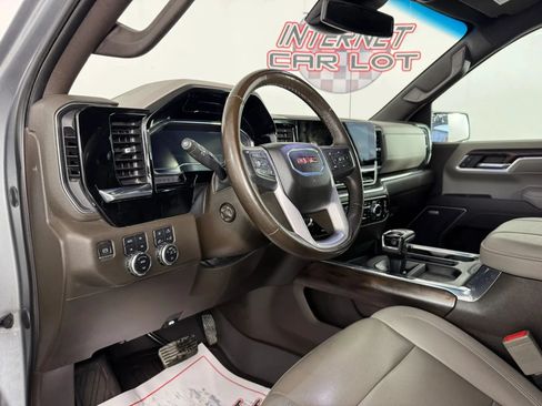 Used 2023 GMC Sierra 1500 SLT w/ SLT Premium Package AWD/4WD image 10