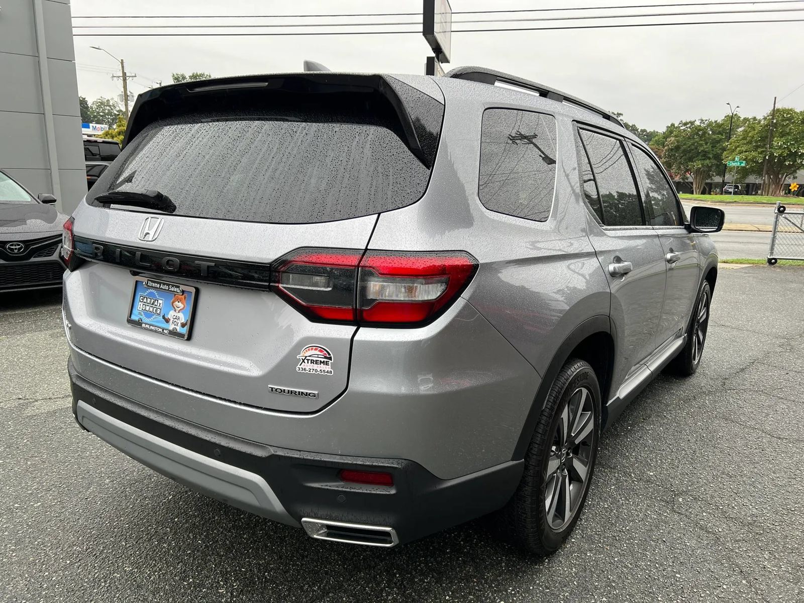 Used 2025 Honda Pilot Touring image 4