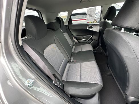 Used 2023 Kia Soul LX w/ LX Technology Package image 15
