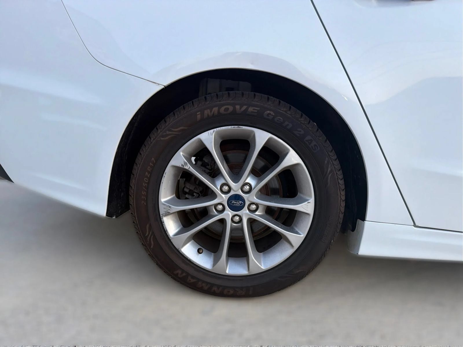 Used 2019 Ford Fusion SE FWD image 28