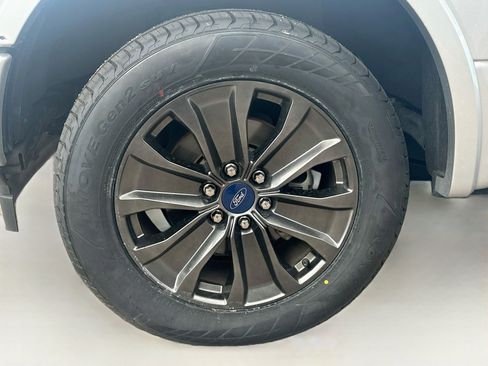 Used 2018 Ford F150 XLT w/ Equipment Group 302A Luxury AWD/4WD image 11