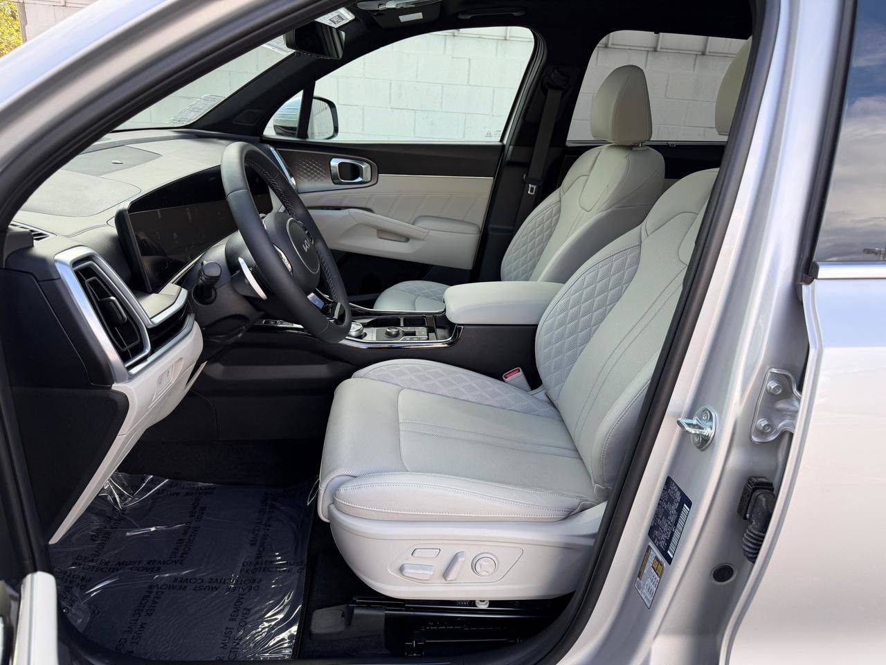 Used 2025 Kia Sorento SX Prestige AWD/4WD image 4