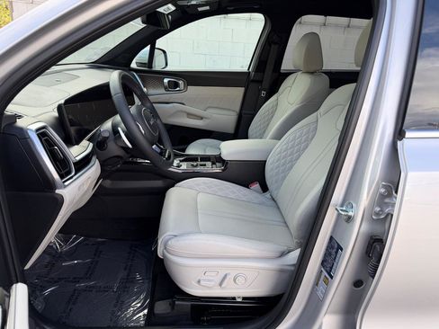 Used 2025 Kia Sorento SX Prestige AWD/4WD image 4
