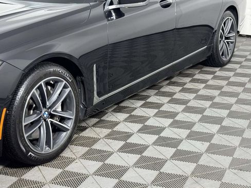 Used 2022 BMW 750i xDrive AWD/4WD image 13