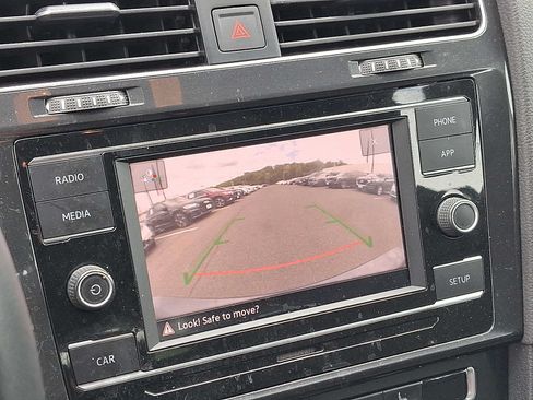 Used 2019 Volkswagen Golf S AWD/4WD image 18