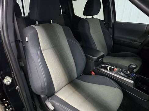 Used 2020 Toyota Tacoma TRD Off-Road image 20