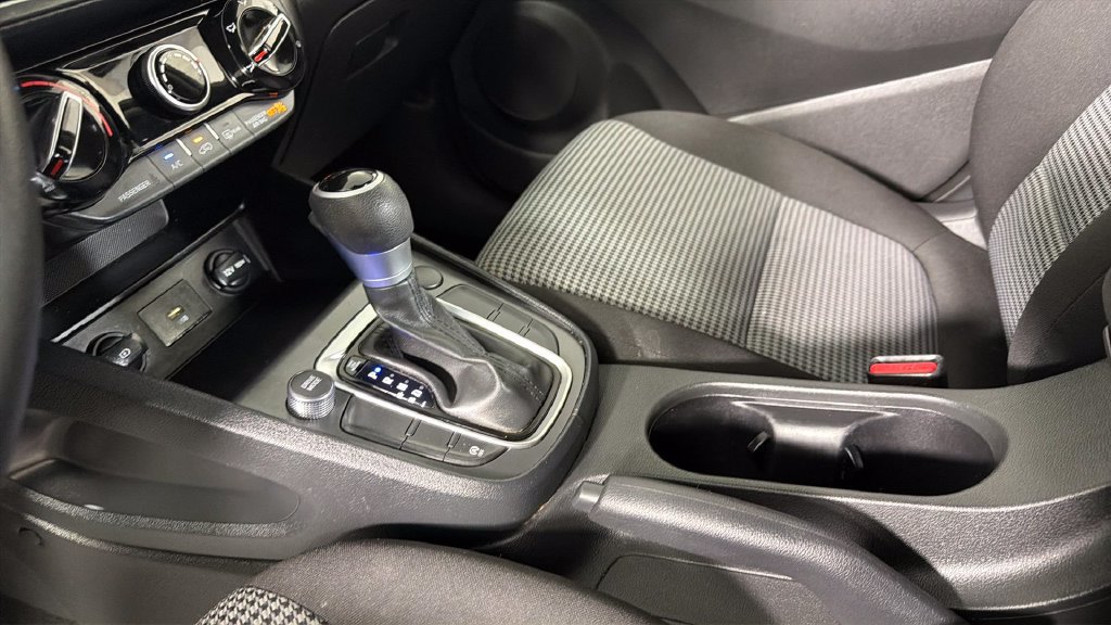 Used 2022 Hyundai Kona SE FWD image 23