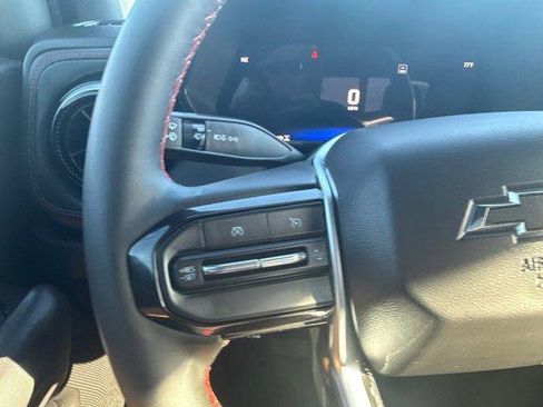 Used 2025 Chevrolet Colorado Z71 w/ Z71 Convenience Package 2 image 24