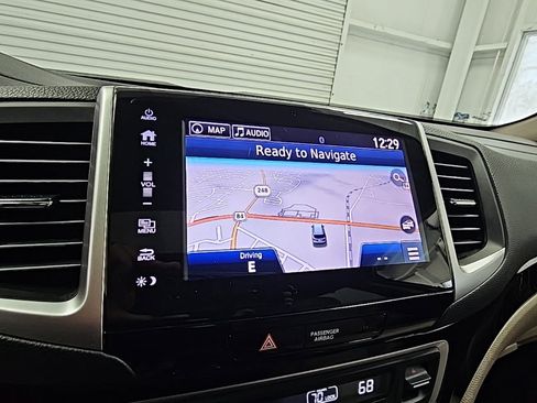 Used 2018 Honda Pilot Touring image 14