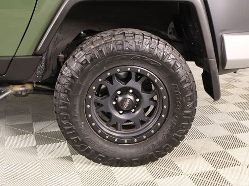 Used 2014 Toyota FJ Cruiser 4WD w/ Upgrade Package image 19