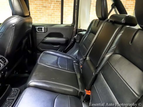 Used 2022 Jeep Wrangler Unlimited Sahara w/ Cold Weather Group AWD/4WD image 14