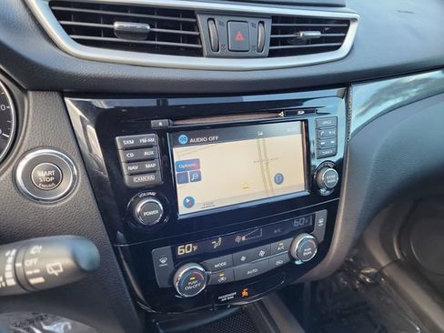Used 2016 Nissan Rogue SL w/ SL Premium Package FWD image 29