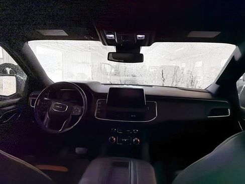 Used 2024 GMC Yukon AT4 w/ Technology Package image 10