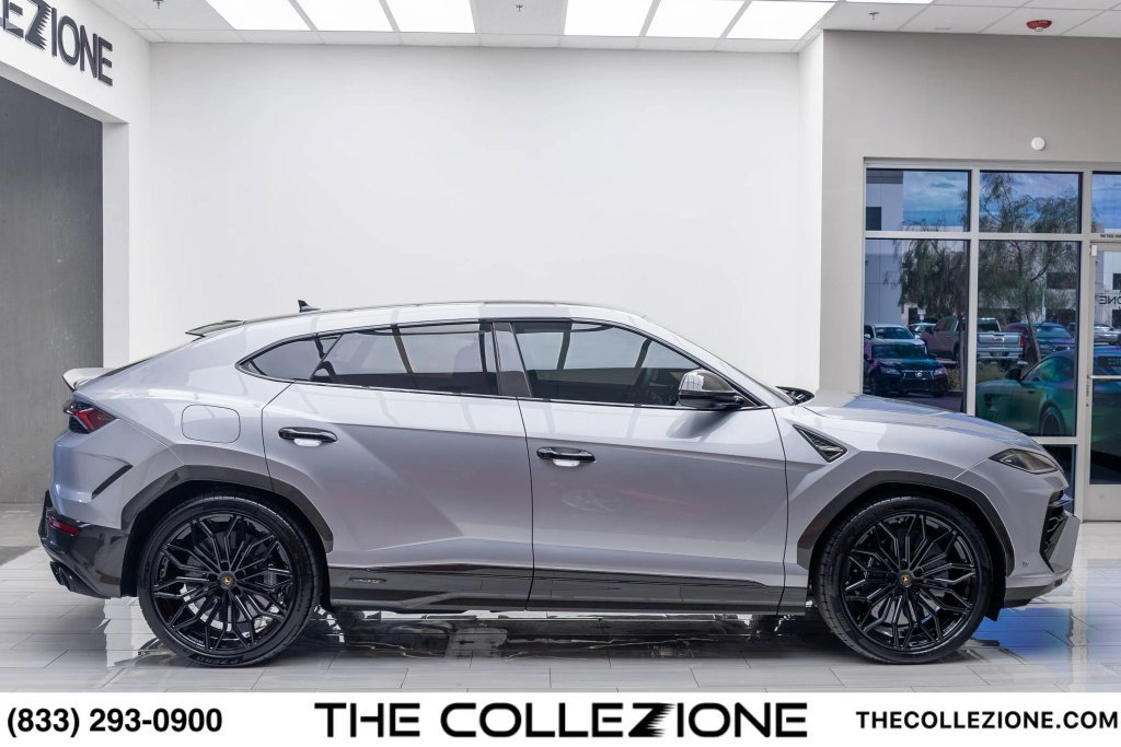 Used 2026 Lamborghini Urus SE AWD/4WD image 31