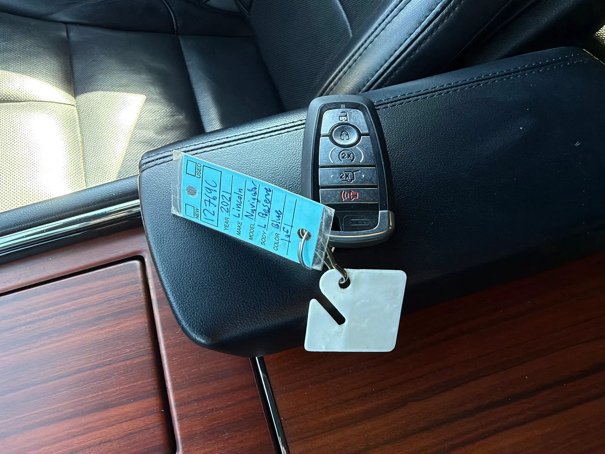 Used 2021 Lincoln Navigator L Reserve AWD/4WD image 2