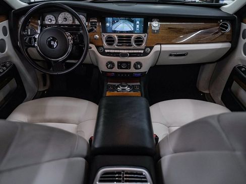Used 2011 Rolls-Royce Ghost image 48